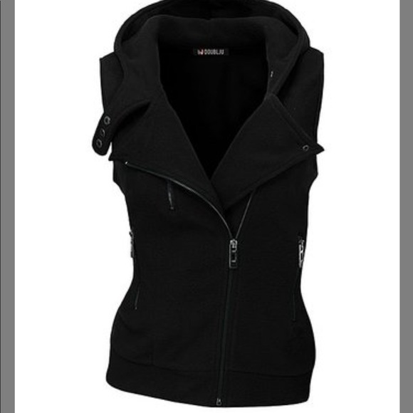 Jackets & Blazers - NEW! IN BLACK🔥 Fitted Vest!